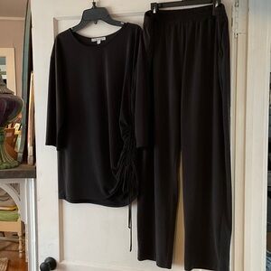 Green Envelope Black Women's Pants and Top Set